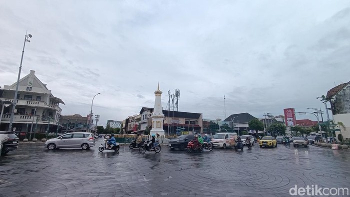 

Baca artikel detiknews, "371 Ribu Kendaraan Masuk Yogyakarta di Libur Natal dan Tahun Baru" selengkapnya https://news.detik.com/berita/d-8275206/371-ribu-kendaraan-masuk-yogyakarta-di-libur-natal-dan-tahun-baru.

Download Apps Detikcom Sekarang https://apps.detik.com/detik/